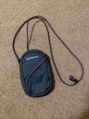 Lululemon Ripstop Paracord Crossbody